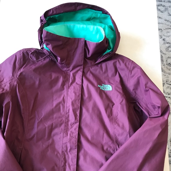 The North Face Resolve 2 shell 2 L Rainjacket/packable windbreaker. Women’s med - Picture 1 of 7